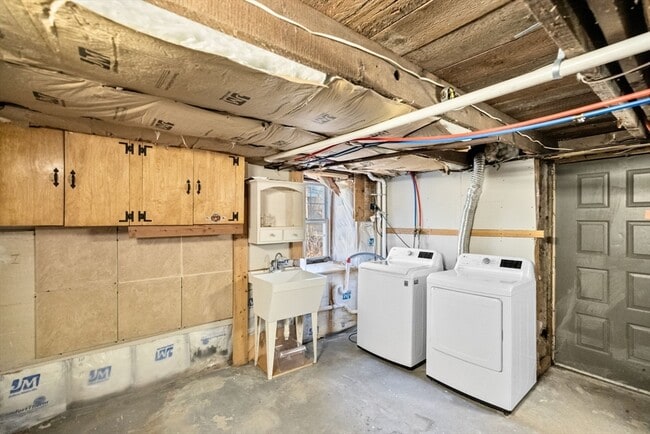 Building Photo - 151 Hull St