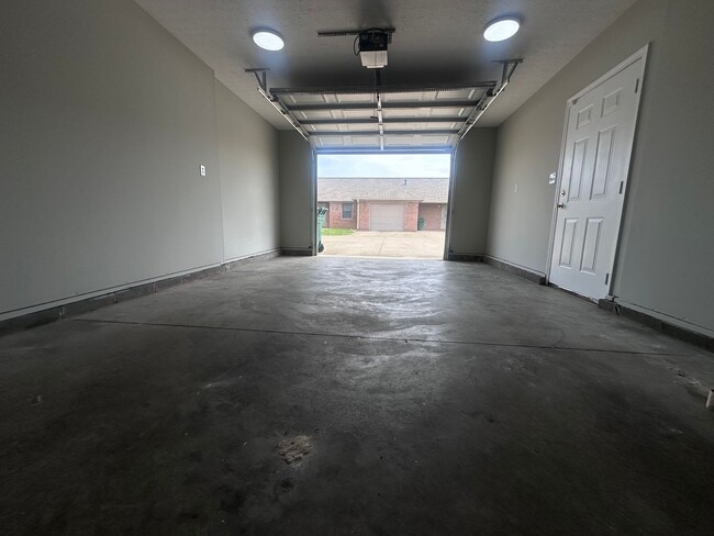 Building Photo - 3417 Legacy Run