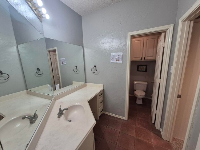 Building Photo - 5117 79th Dr