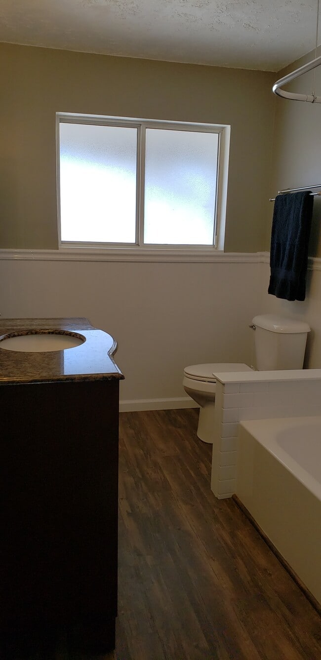 Building Photo - 1894 S Foothill Dr