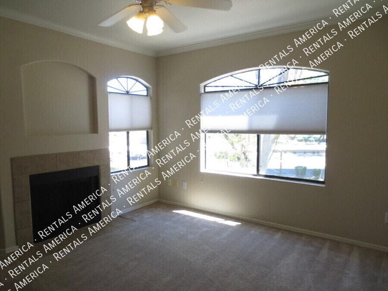 Building Photo - 15095 N Thompson Peak Pkwy