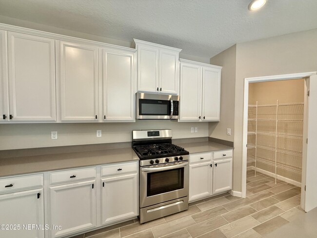 Building Photo - 309 St Vincent Dr