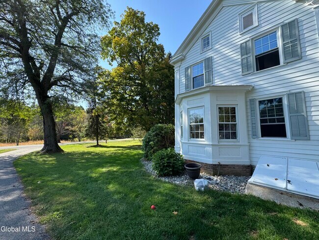 Building Photo - 675 Mac Elroy Rd
