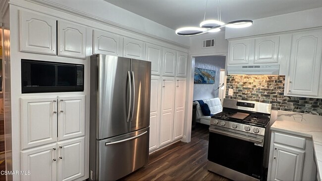 Building Photo - 1572 Dover Ave