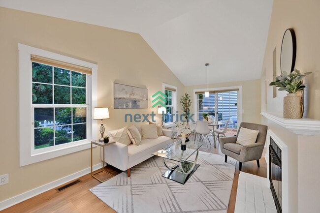 Building Photo - Charming 2-Bedroom Cottage in the Heart of...