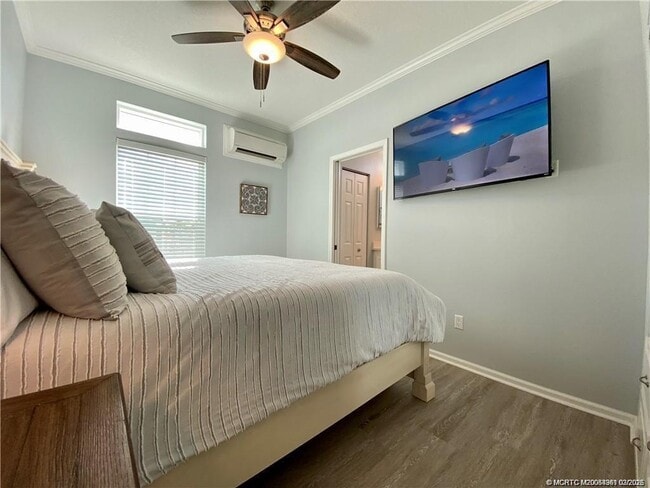 Building Photo - 18 NE Nautical Pl