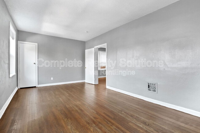 Building Photo - 3248 Delor St