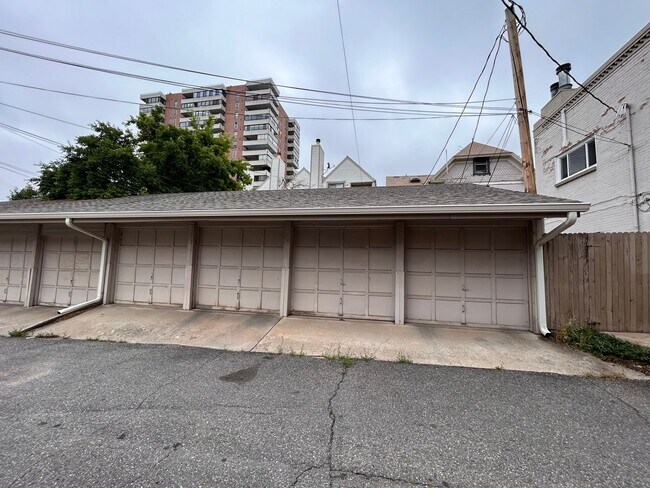 Building Photo - $0 DEPOSIT OPTION! BEAUTIFUL 1 BEDROOM CARRIAGE HOUSE IN THE HEART OF DENVER