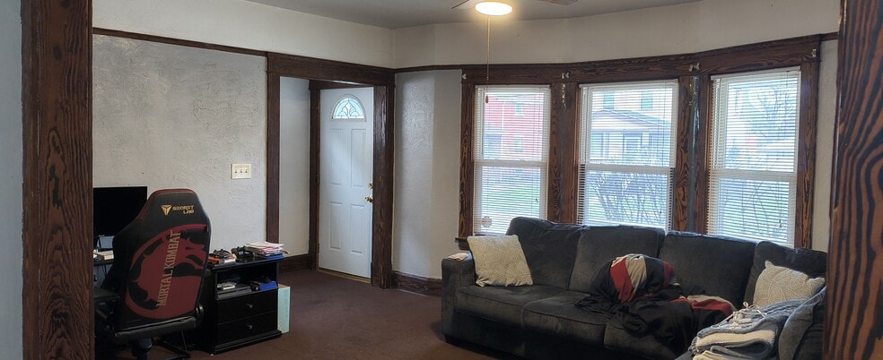 Building Photo - 4504 Beta Ave