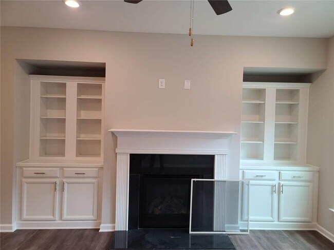 Building Photo - 1372 Elderwood Way