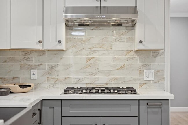 Building Photo - 243 Selby Ln