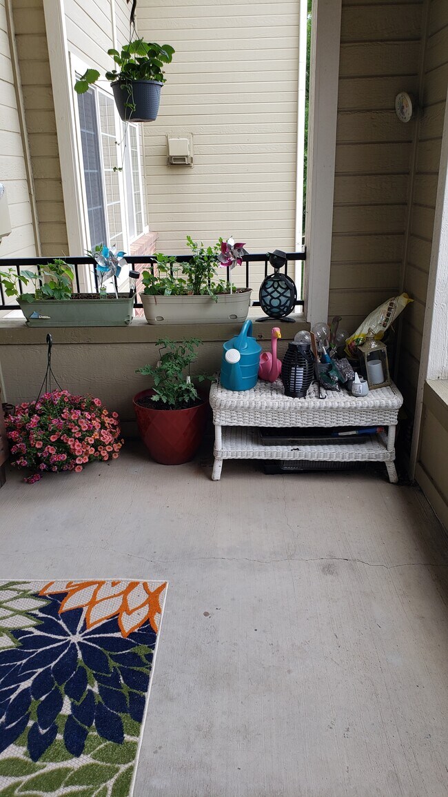 Building Photo - 8422 S Upham Way