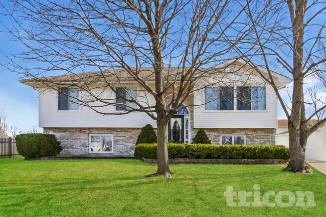 Building Photo - 1812 Cumberland Dr