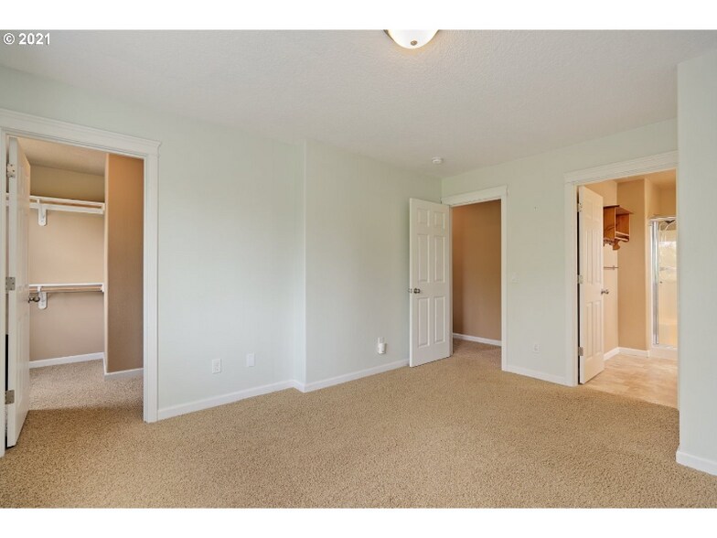Building Photo - 4734 SW 184th Ave