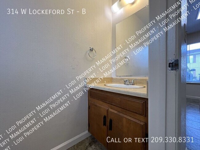 Building Photo - 314 W Lockeford St