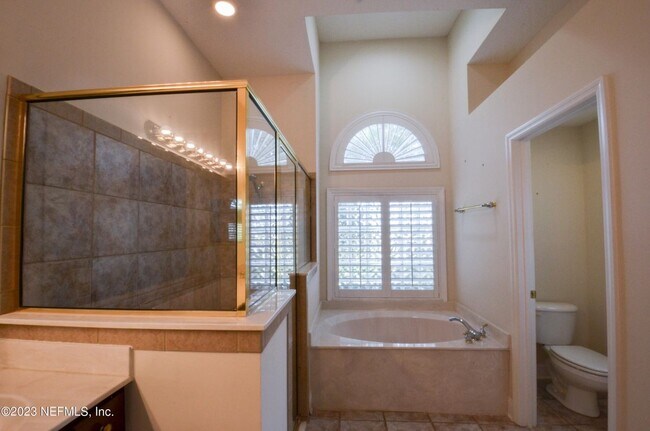 Building Photo - 11712 Blackstone River Dr