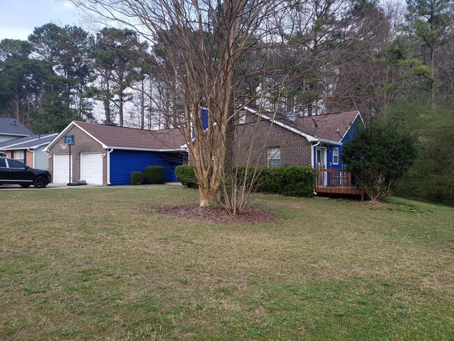 Building Photo - DUPLEX at Summerglen!
