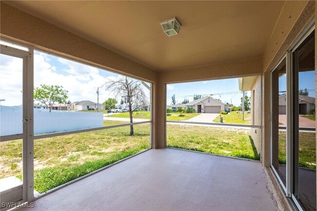 Building Photo - 2121 NW 18th Pl
