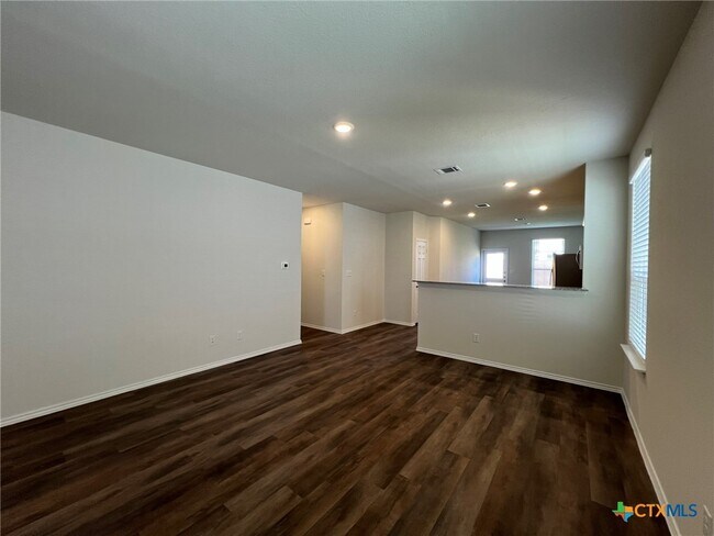 Building Photo - 753 Heartseed Ave