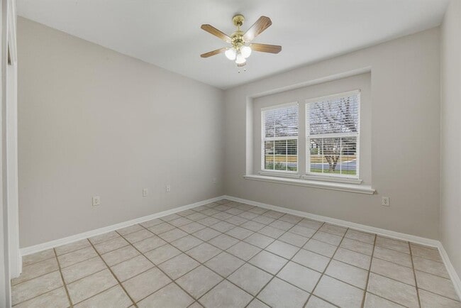 Building Photo - 121 Coreopsis Way