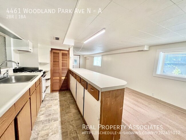 Building Photo - 4461 Woodland Park Ave N