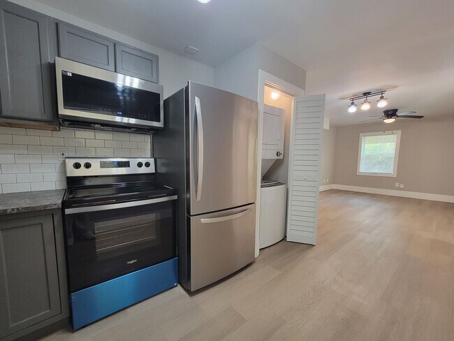 Building Photo - Updated Soaking Tub. Stainless Steel Appliances. W/D Inc