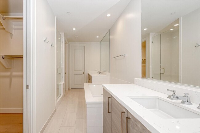 Building Photo - 2047 Westcreek Ln Ln