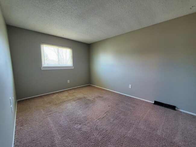 Building Photo - 3515 Meadow Valley St