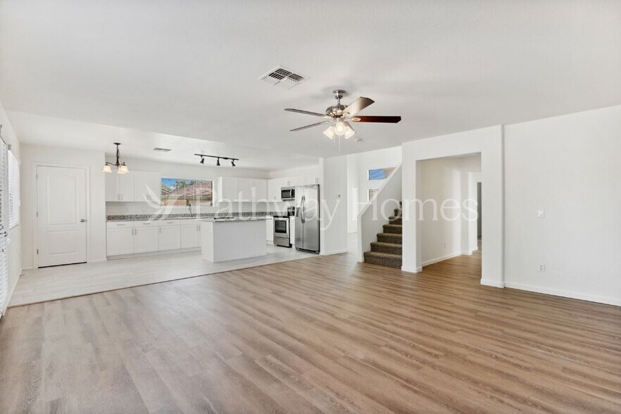 Building Photo - 4258 E Tanzanite Ln