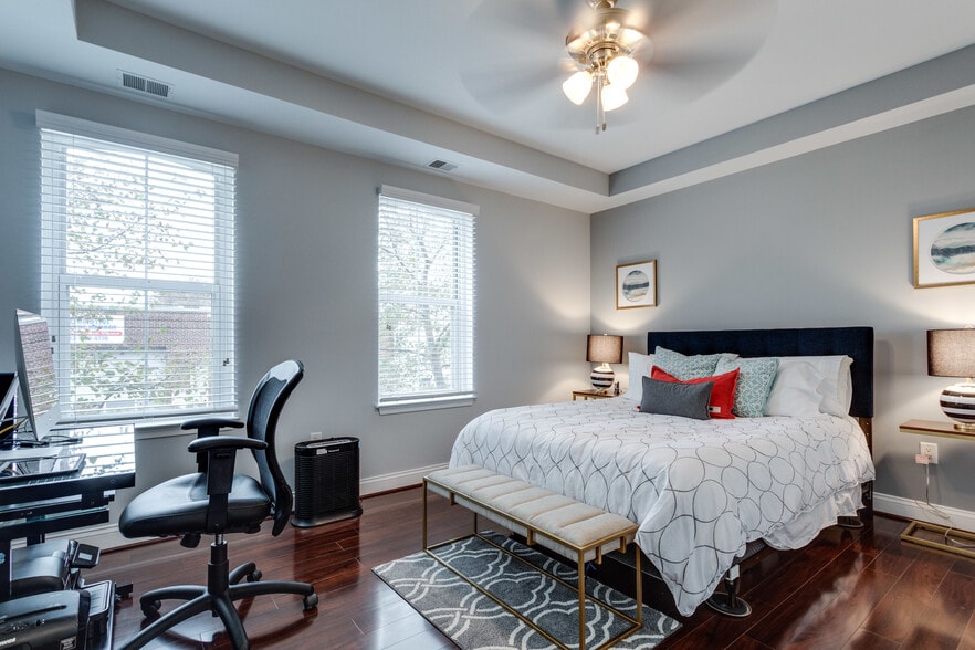 Bedroom - 1111 Oronoco St