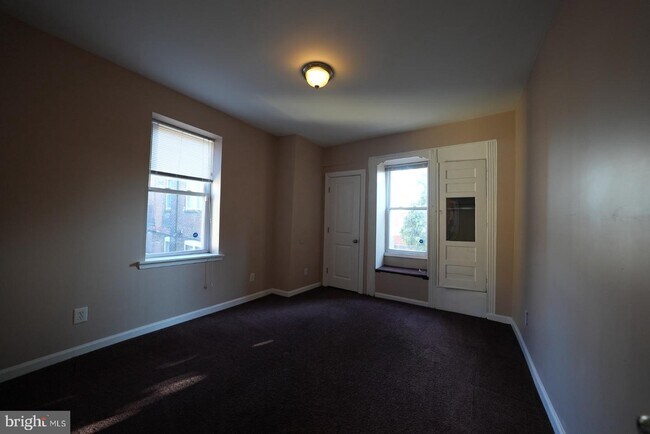 Building Photo - 5214 Heston St