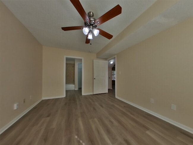 Building Photo - 3259 Jorns St