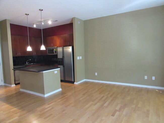 Building Photo - Dilworth Condo in Southend