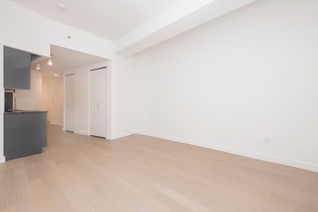 Interior Photo - 20 Exchange