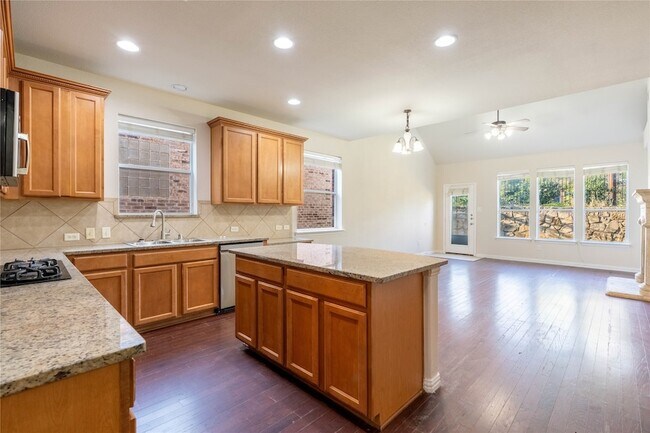 Building Photo - 2725 Tangerine Ln