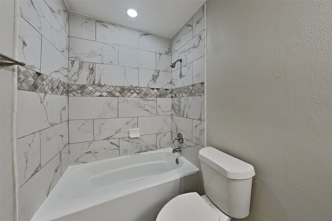 Building Photo - 2314 Pebbledowne Cir