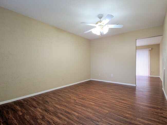 Building Photo - 14826 Weil Pl