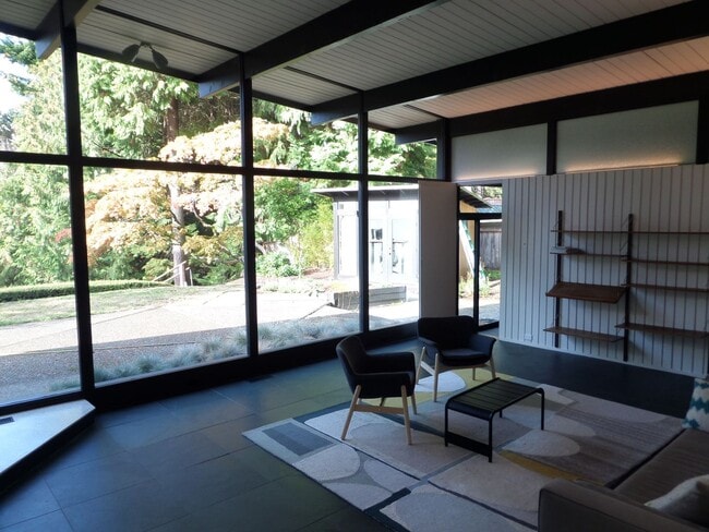 Building Photo - Incredible 3-Bedroom Mid-Century Stunner on Mercer Island! Huge Yard and Central A/C!!