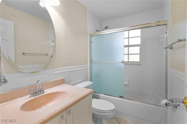 Building Photo - 517 SE 43rd St