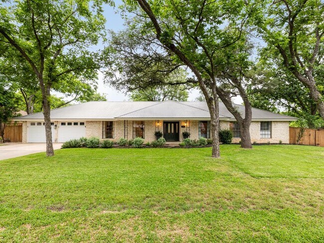 Building Photo - 2300 Toulouse Dr