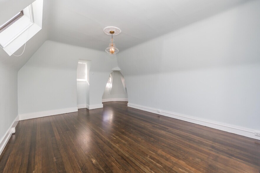 Building Photo - 1392 McAllister St