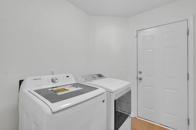Building Photo - Centrally Located Ranch Home in Richmond Hill
