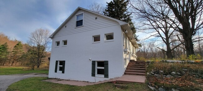 Primary Photo - Charming home close to downtown Traverse City