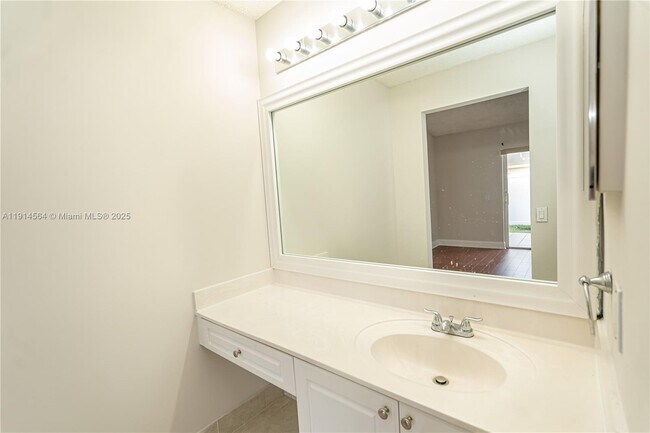 Building Photo - 1592 Salerno Cir