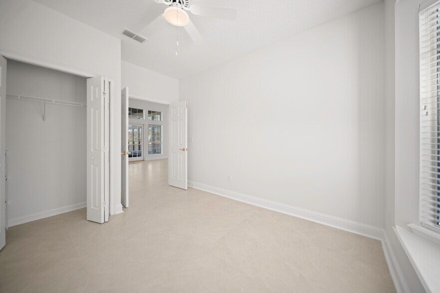 Building Photo - 10061 Vineyard Lake Rd E