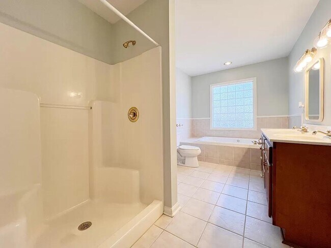 Building Photo - 102 Woodcliff Ct