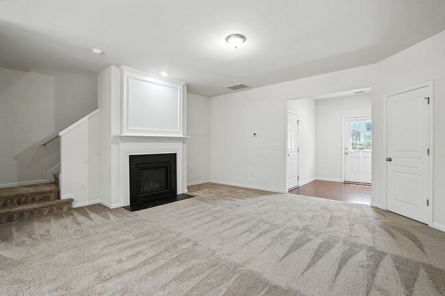 Building Photo - WONDERFUL TOWNHOUSE IN CARY-3 BEDROOMS 2 1...