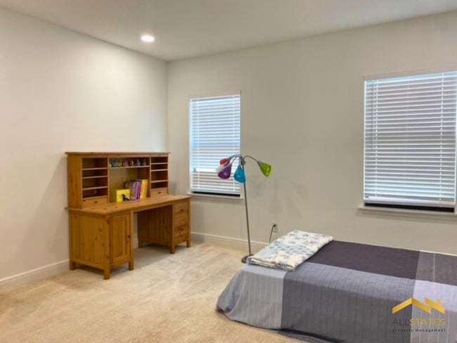 Building Photo - 2941 Siesta View Dr