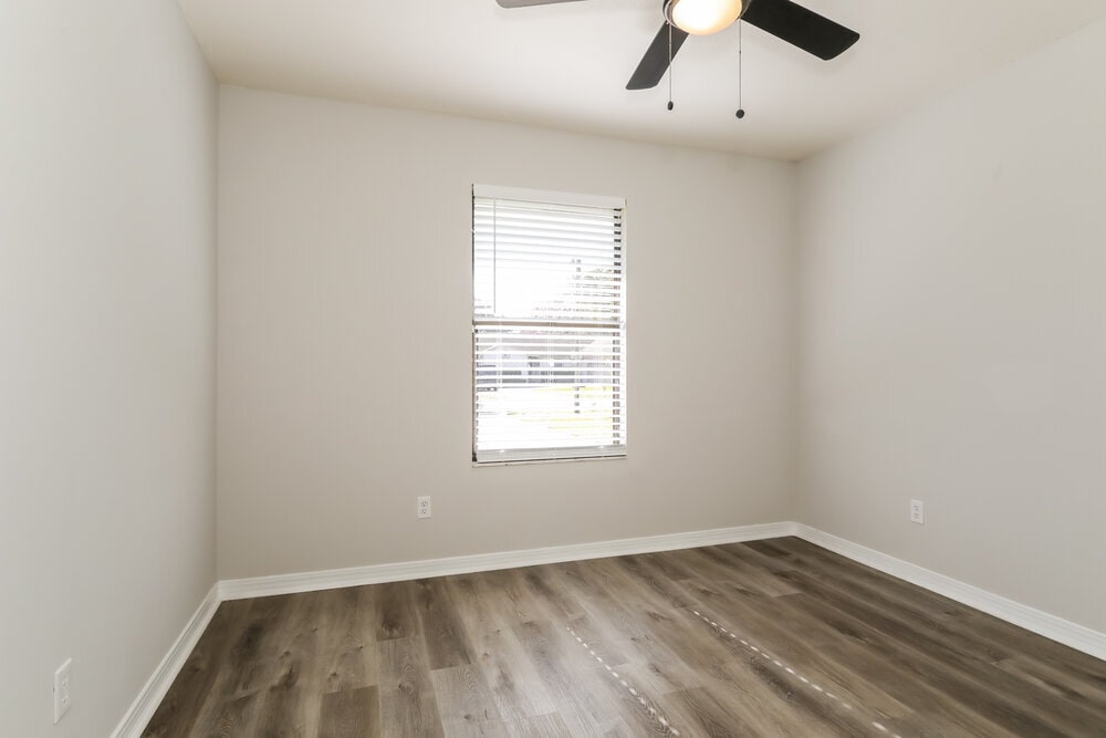 Building Photo - 818 Elmwood St