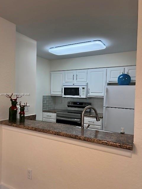 Building Photo - 2811 N Oakland Forest Dr